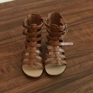 💥💥Toddler sized Old Navy Gladiator Sandals💥💥