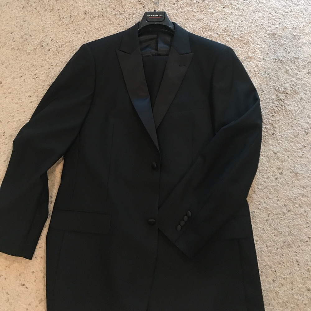 EMANUEL UNGARO TUXEDO 🤵🏻
