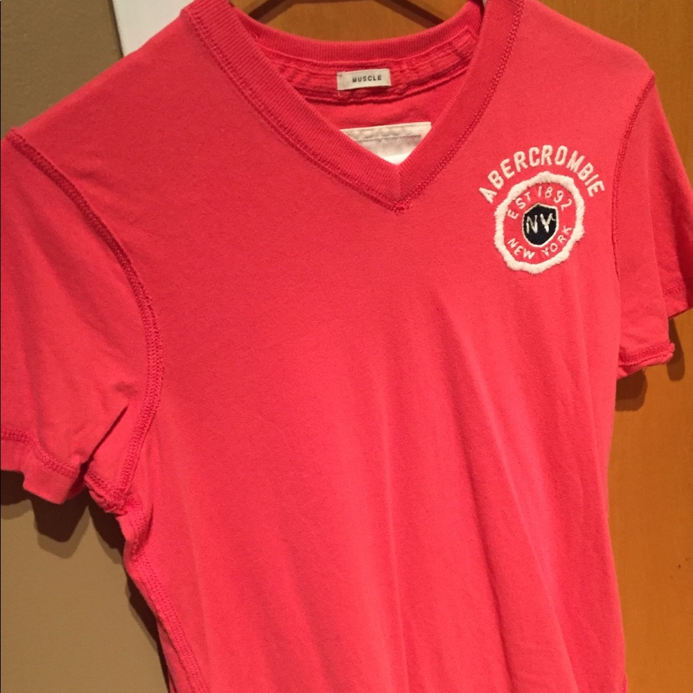 Abercrombie & Fitch - Men’s Small - V Neck