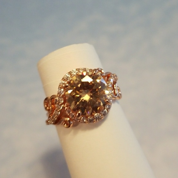 18k rose gold plated cubic zirconia ring - Picture 2 of 4