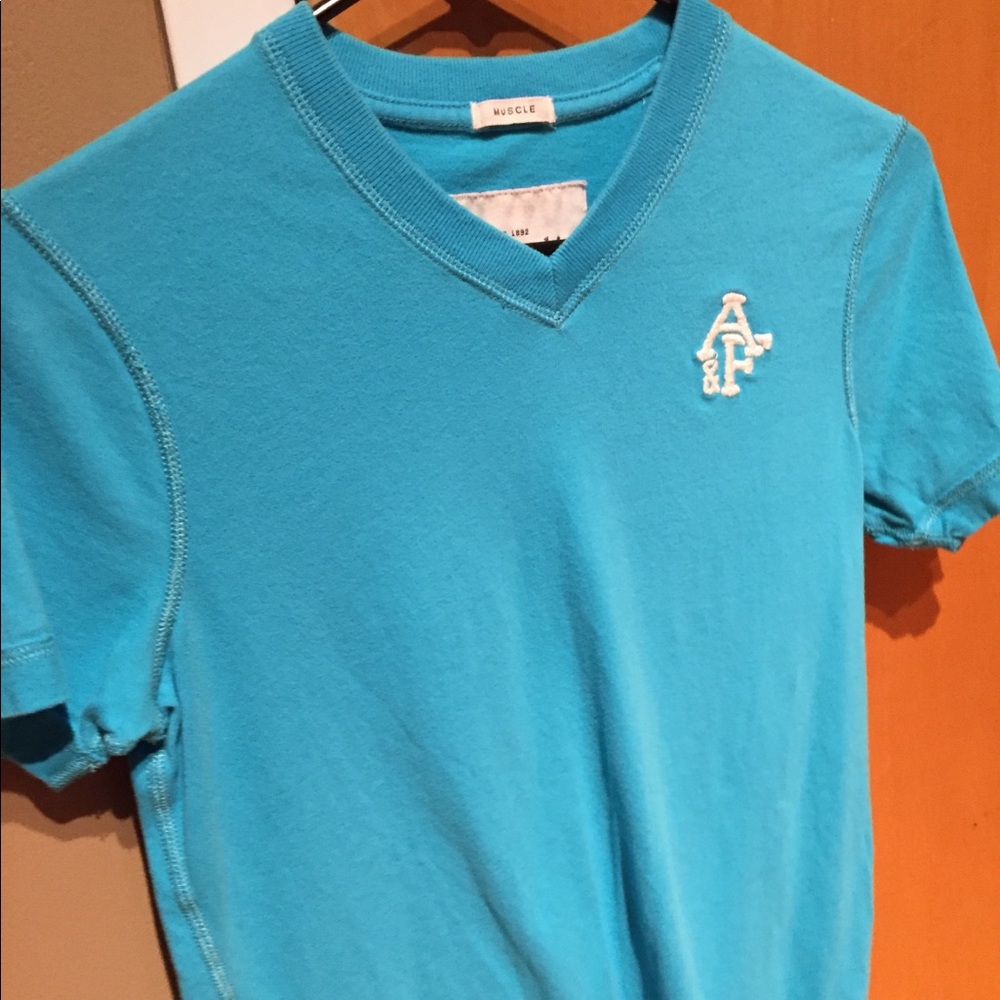 Abercrombie & Fitch - Men’s Small - V Neck
