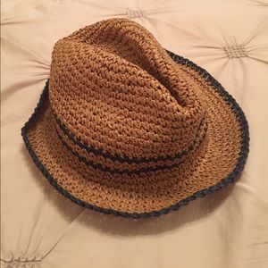 Straw beach hat