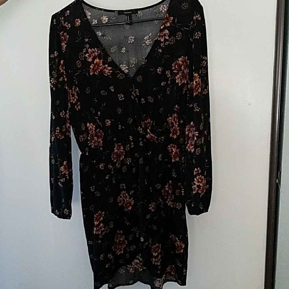 Forever 21 Women's Vintage Flowered Dress