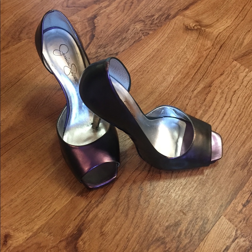 Holographic Jessica Simpson's