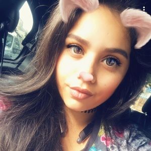 Meet your Posher, Victoria