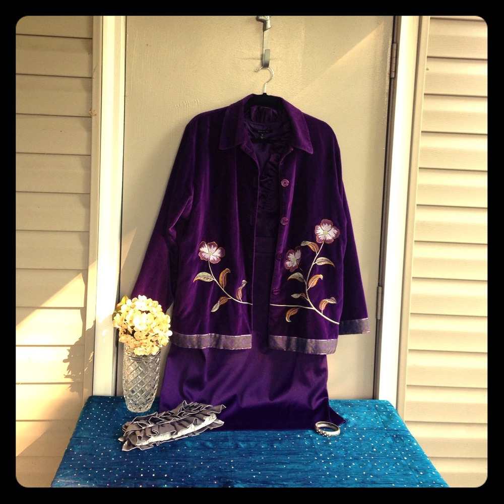 🎀👛Holiday Boutique Velvety Jacket🎀👛 BOGO below