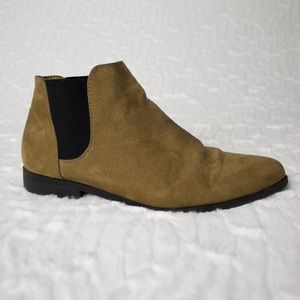 Brown Chelsea boots