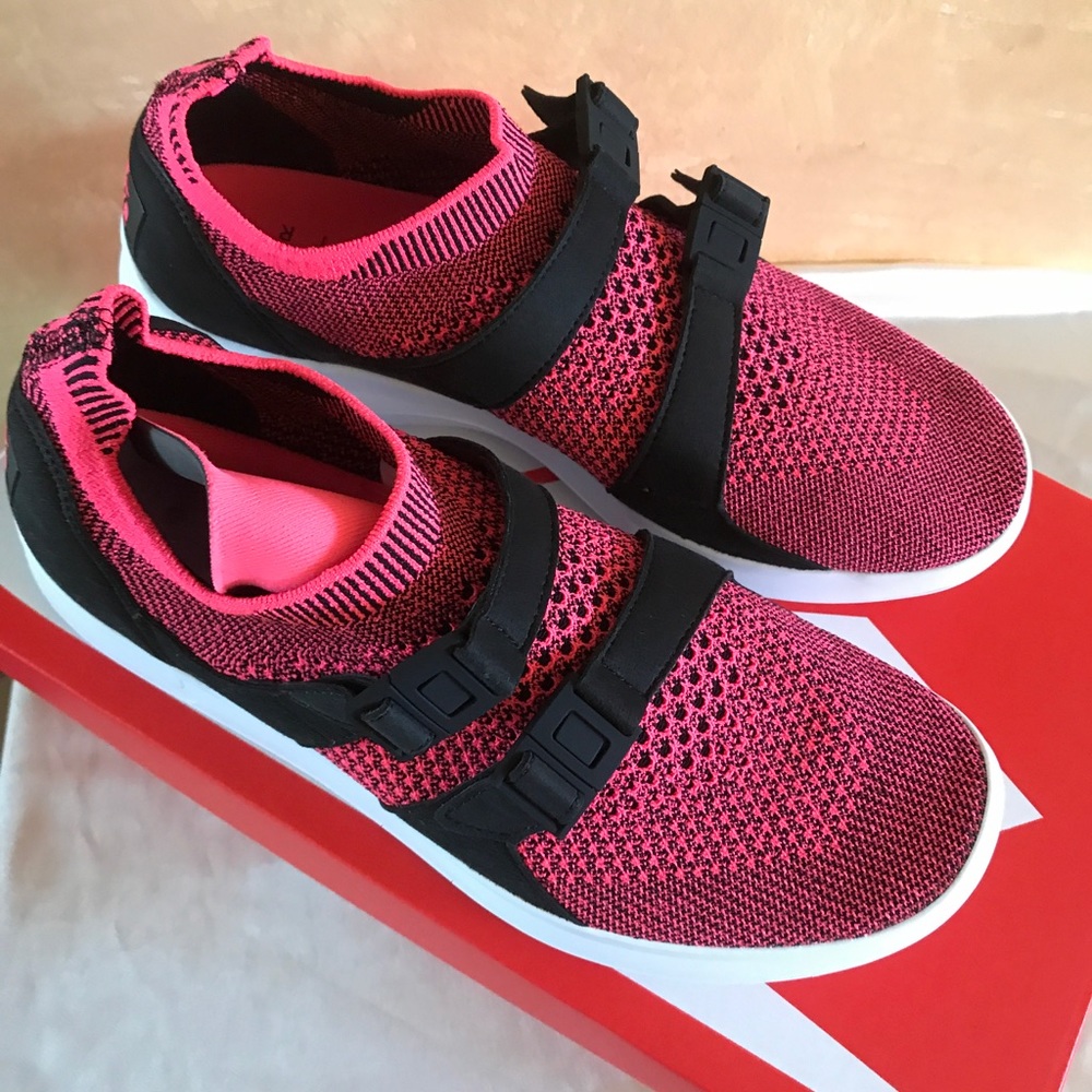 Nike Air Sockracer Flyknit Womens Style Size 8