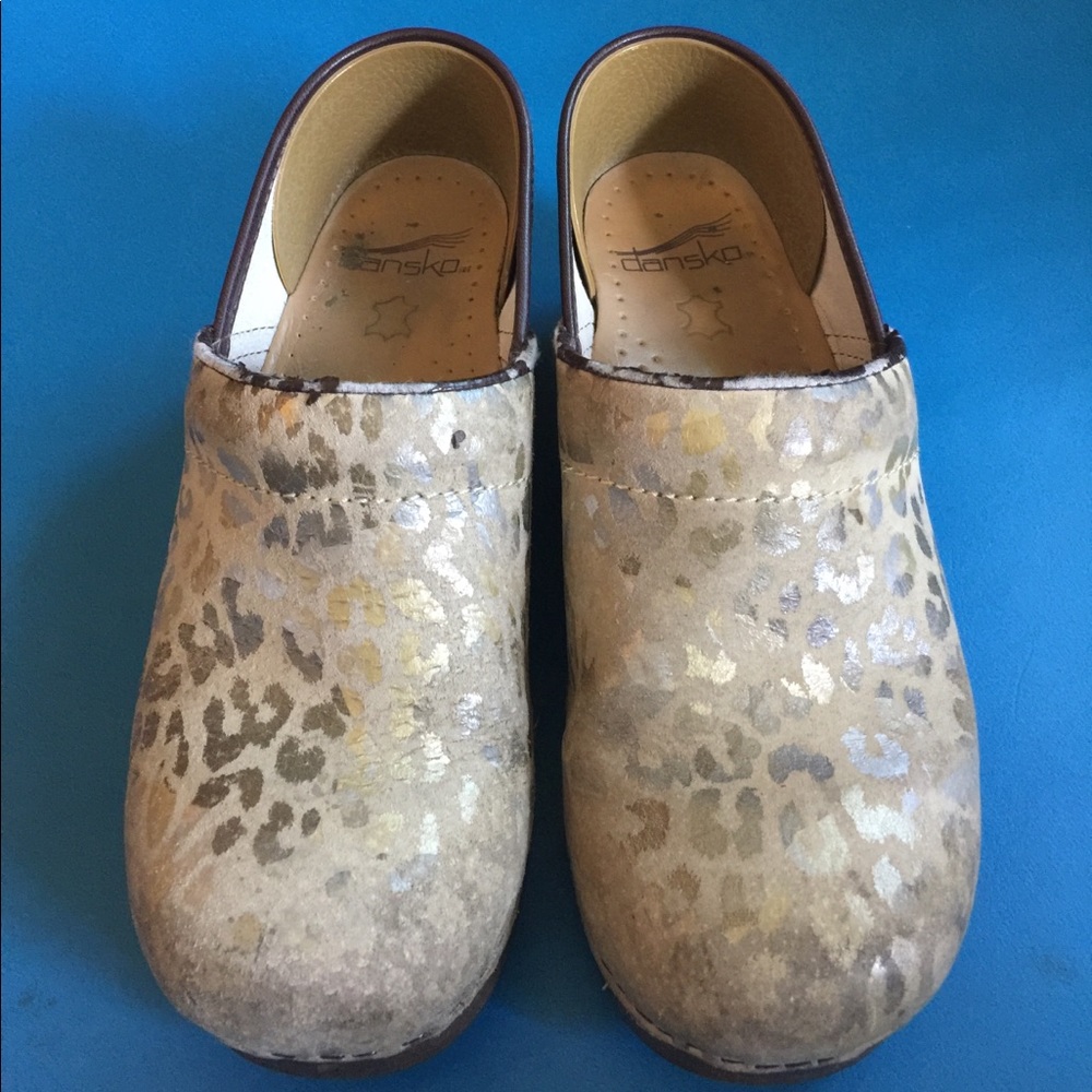 Silver/gold Leopard danskos