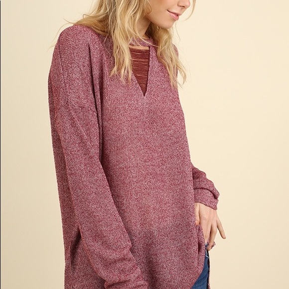 UMGEE Cranberry Knit Top w/ Keyhole Detail - Picture 4 of 4