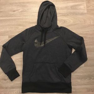 Nike therma fit sweatshirt