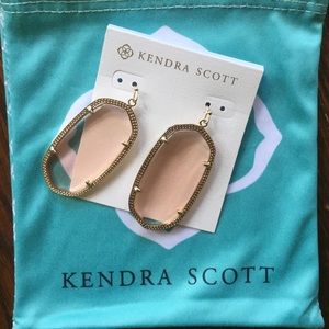 Kendra Scott Signature Elle Earrings