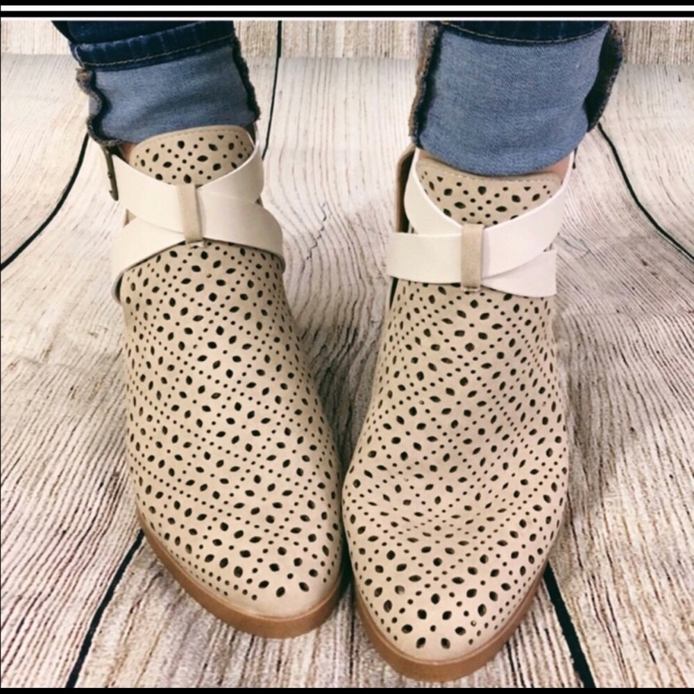 LAST PAIR! Lazer Patterned Bootie - Picture 2 of 4