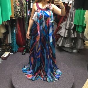 Beautiful Lebanese designer evening gown. Size 40