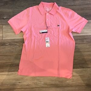 Vineyard vines salmon colored men’s collared shirt