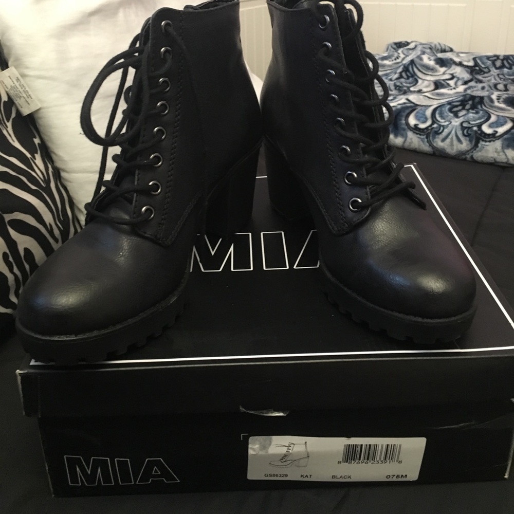 Never ever wore! Brand new!