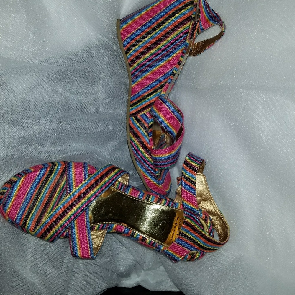 Multiple color wedges