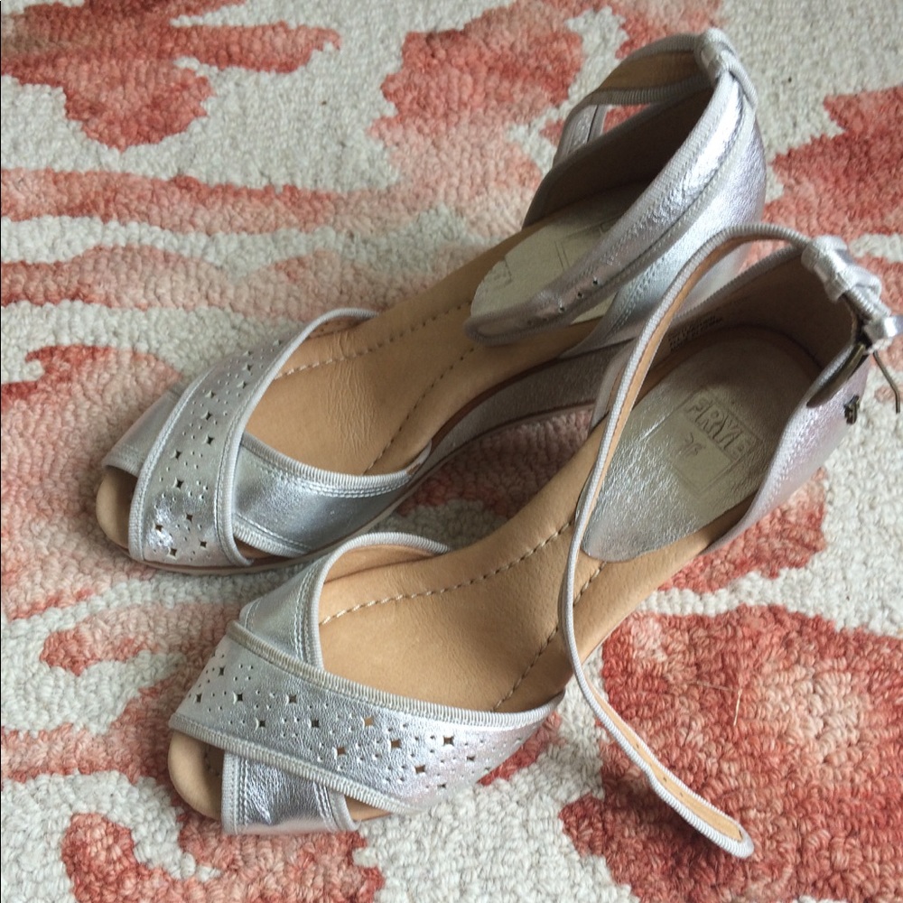 FRYE Wanda Wedge heels