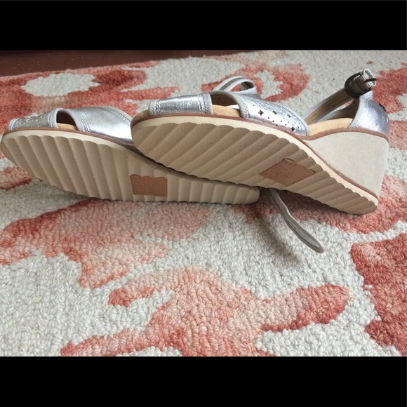 FRYE Wanda Wedge heels - Picture 2 of 3