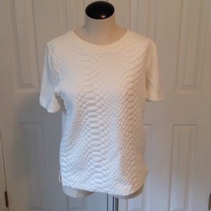 BOGO‼️Off white quilted top. Excellent condition