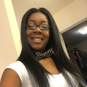 Meet your Posher, Crystal