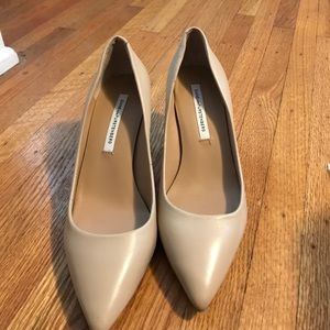 Diane von Furstenberg size 6 pointed heels