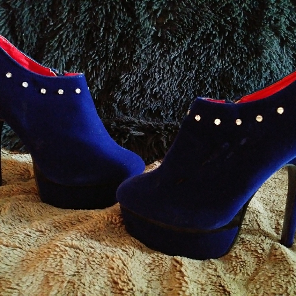 Ankle booties