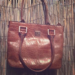 Vintage Anne Klein crocodile bag
Great Quality!!!