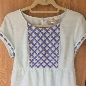 Vineyard Vines peasant embroidery top size 10