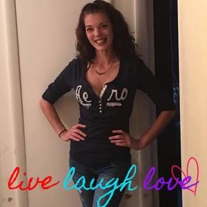 Meet your Posher, Denise