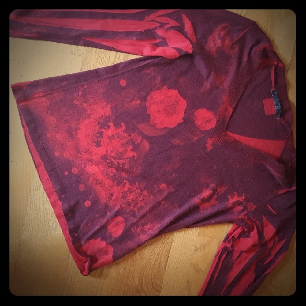 Red and maroon floral pattern top size Medium