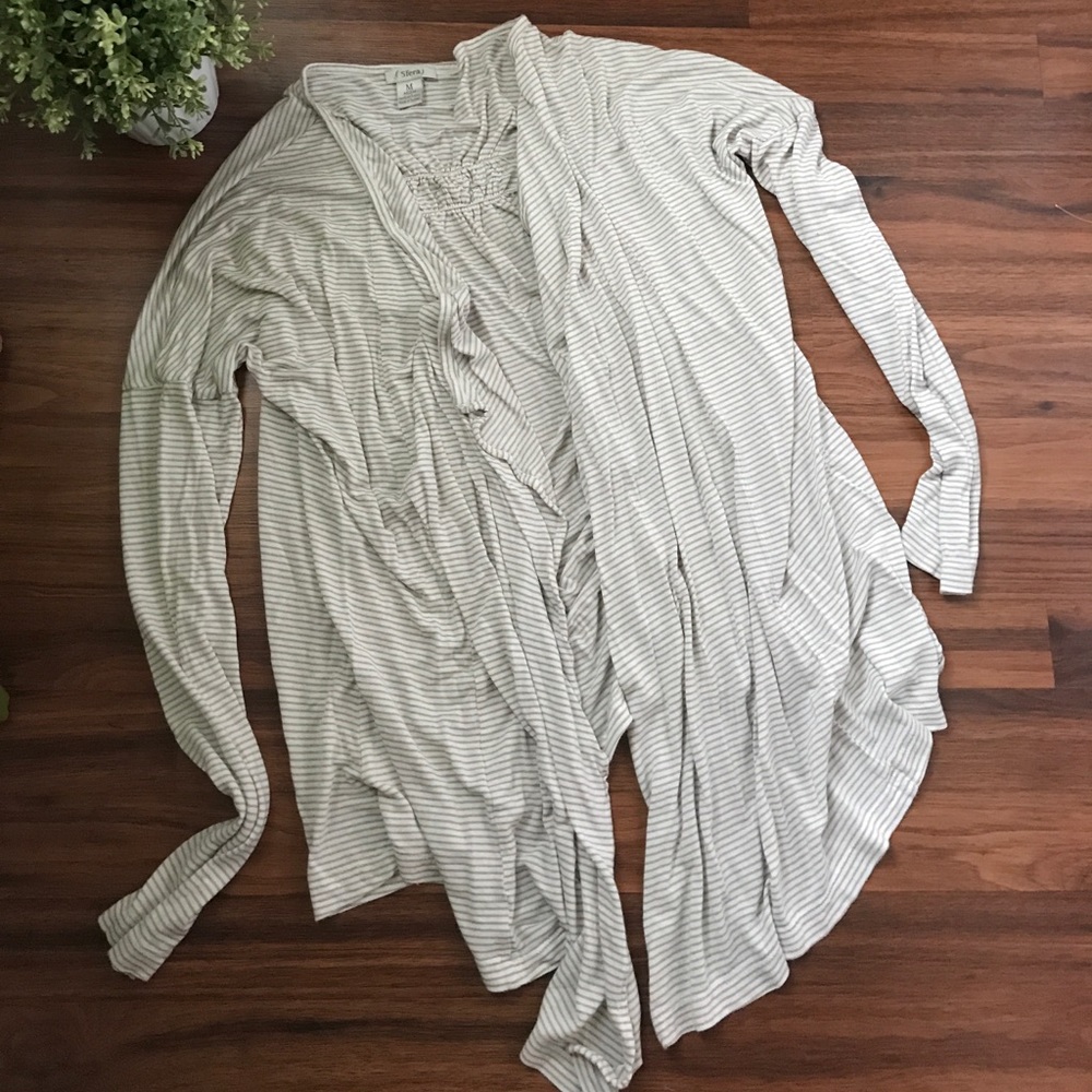 Open ruffle cardigan