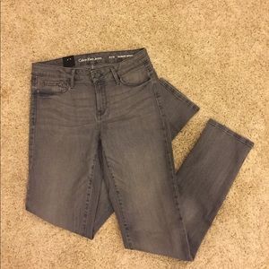 Calvin Klein Ultimate Skinny Jeans - Gray 8x32