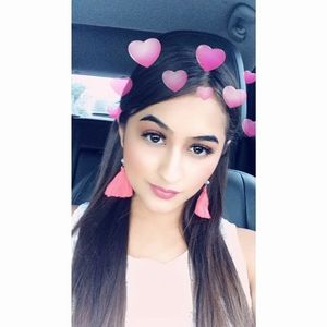 Meet your Posher, Kayla