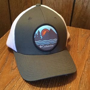 Never worn Columbia hat