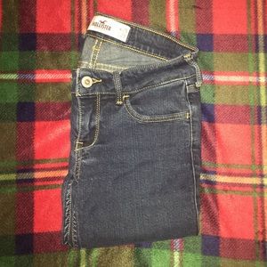 Hollister dark wash Jegging, size 1R (25x29)