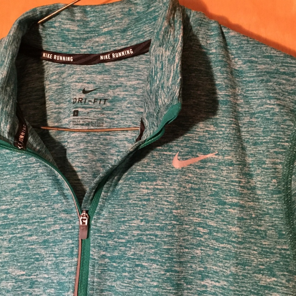 Nike pull over