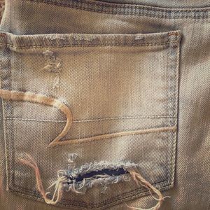 American Eagle ripped jeans!