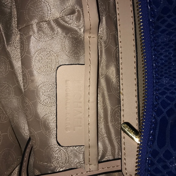 2016 Michael Kors Purse authentic - Picture 2 of 3