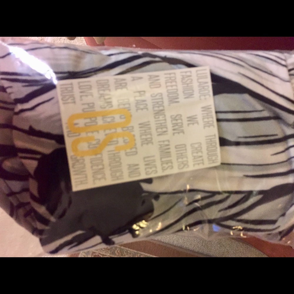 Lularoe Mummy leggings OS - Picture 4 of 4