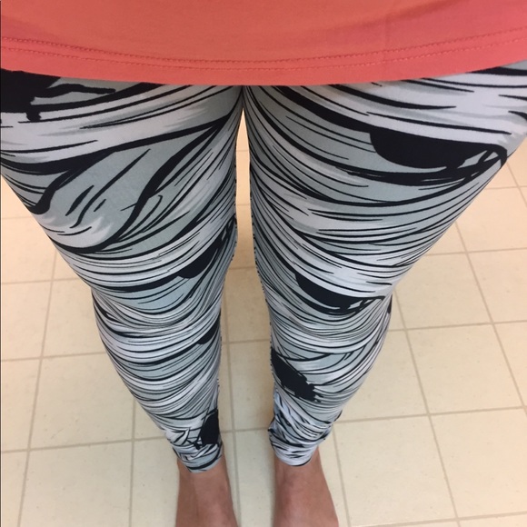 LuLaRoe Pants - Lularoe Mummy leggings OS