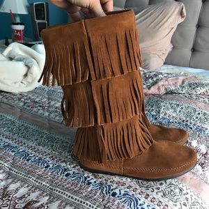 Minnetonka fringe boots