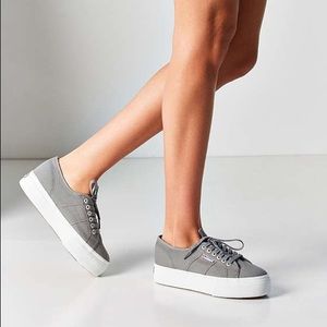 gray platform supergas
