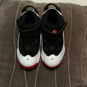 Little boy Jordans, 9c!
