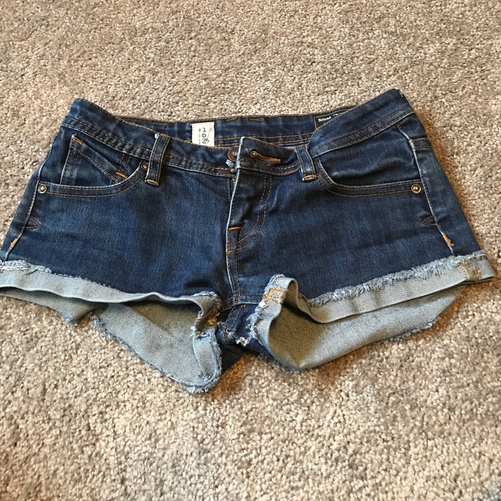 Volcom Shorts - Picture 2 of 2
