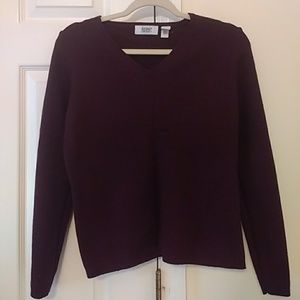 Maroon sweater