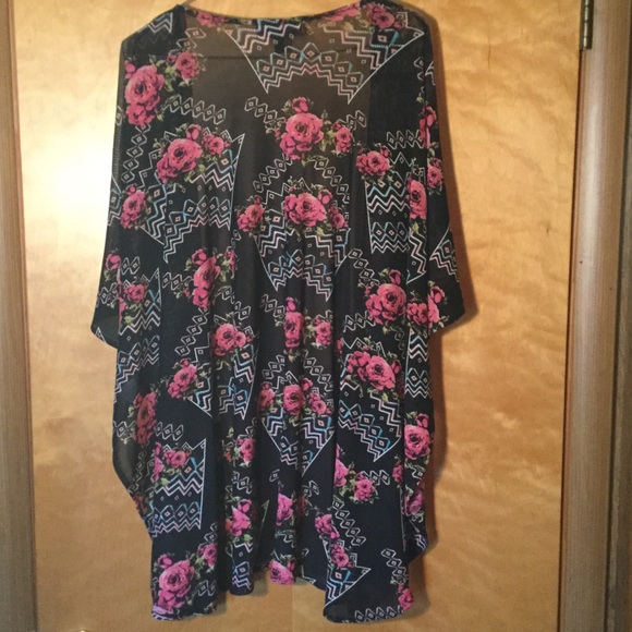 Kimono - Picture 3 of 3