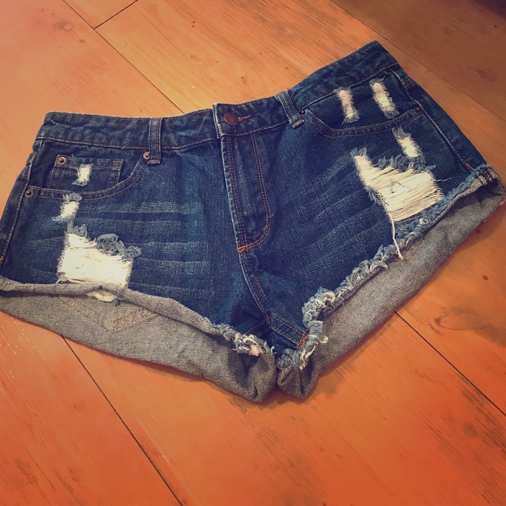 Distressed jean shorts!