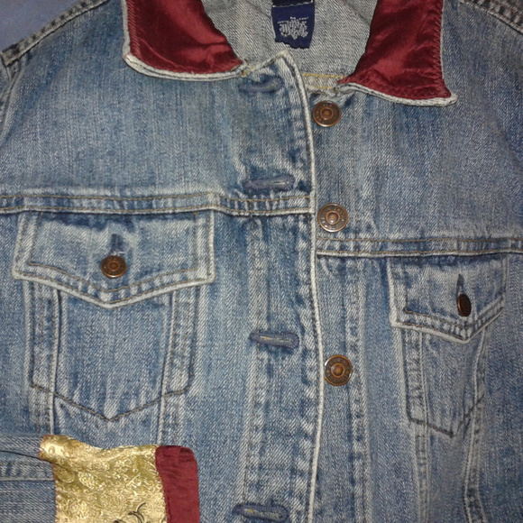 ****SOLD****RARE-GAP-DENIM-JACKET-TRIMMED-IN-TAPESTRY - Picture 4 of 7