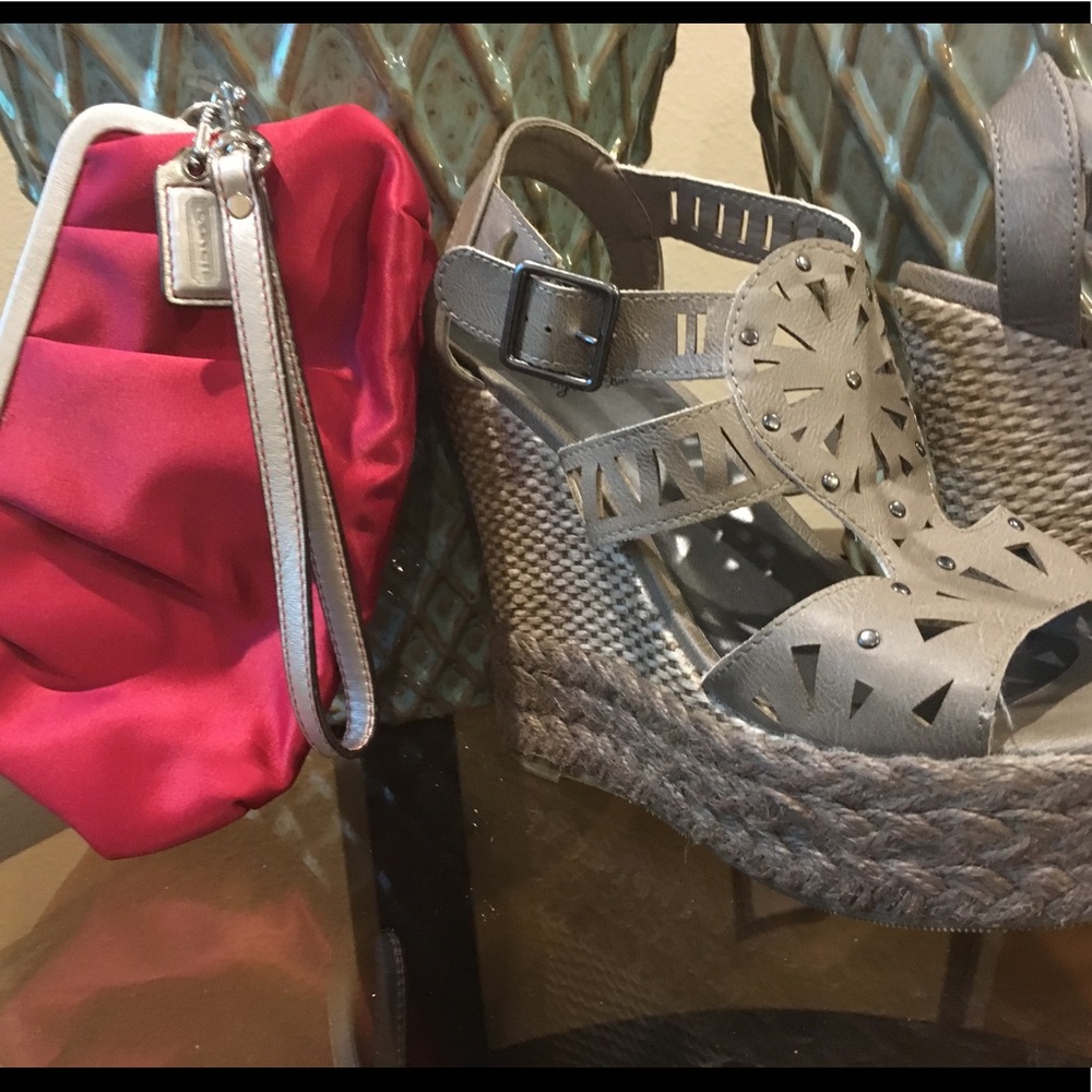 🌻Yellow Box wedge shoe! Size 5.5